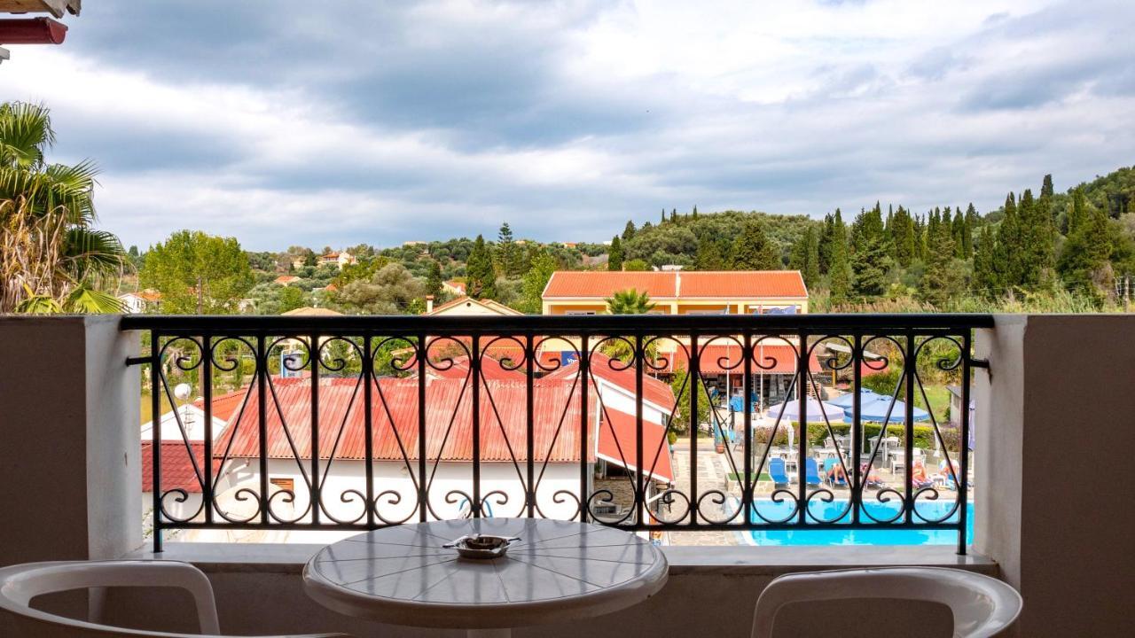 Aparthotel Tria Adelphia Arillas  Exteriér fotografie
