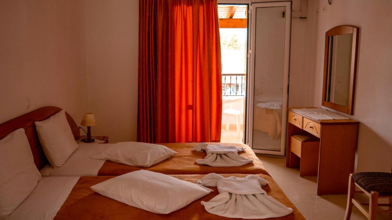 Aparthotel Tria Adelphia Arillas  Exteriér fotografie